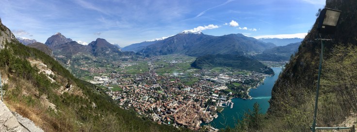 B9C68C72-F083-4550-9236-B6F62E596879